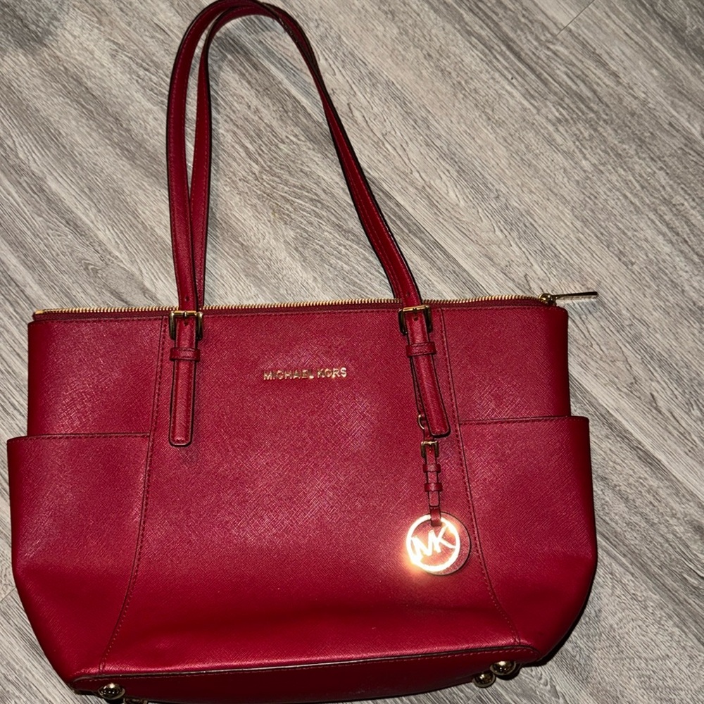 Michael Kors Charlotte Large Saffiano Leather Top-Zip Tote Bag
